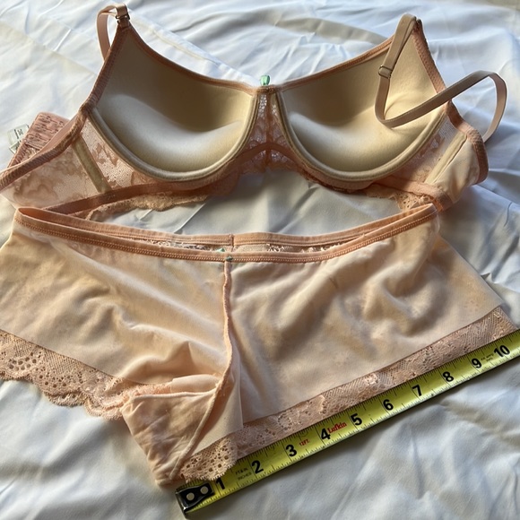 BRA & PANTIE Set 36C push-up pads/convertible straps/ lined pantie - Picture 9 of 9